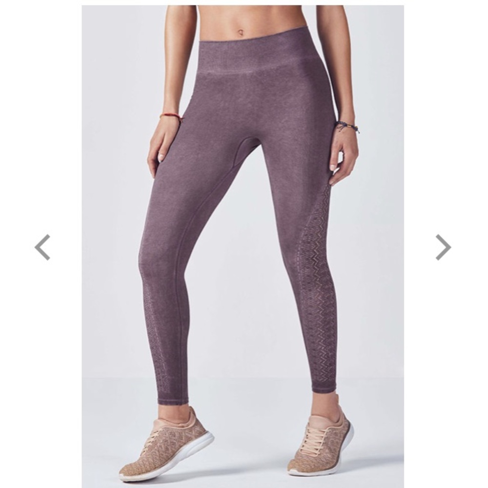 Seamless Fabletics Leggings